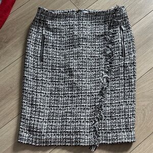 Calvin Klein Black and White Tweed Pencil Skirt Size 4